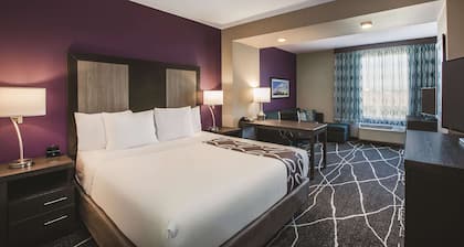 La Quinta Inn & Suites by Wyndham Dallas Northeast-Arboretum