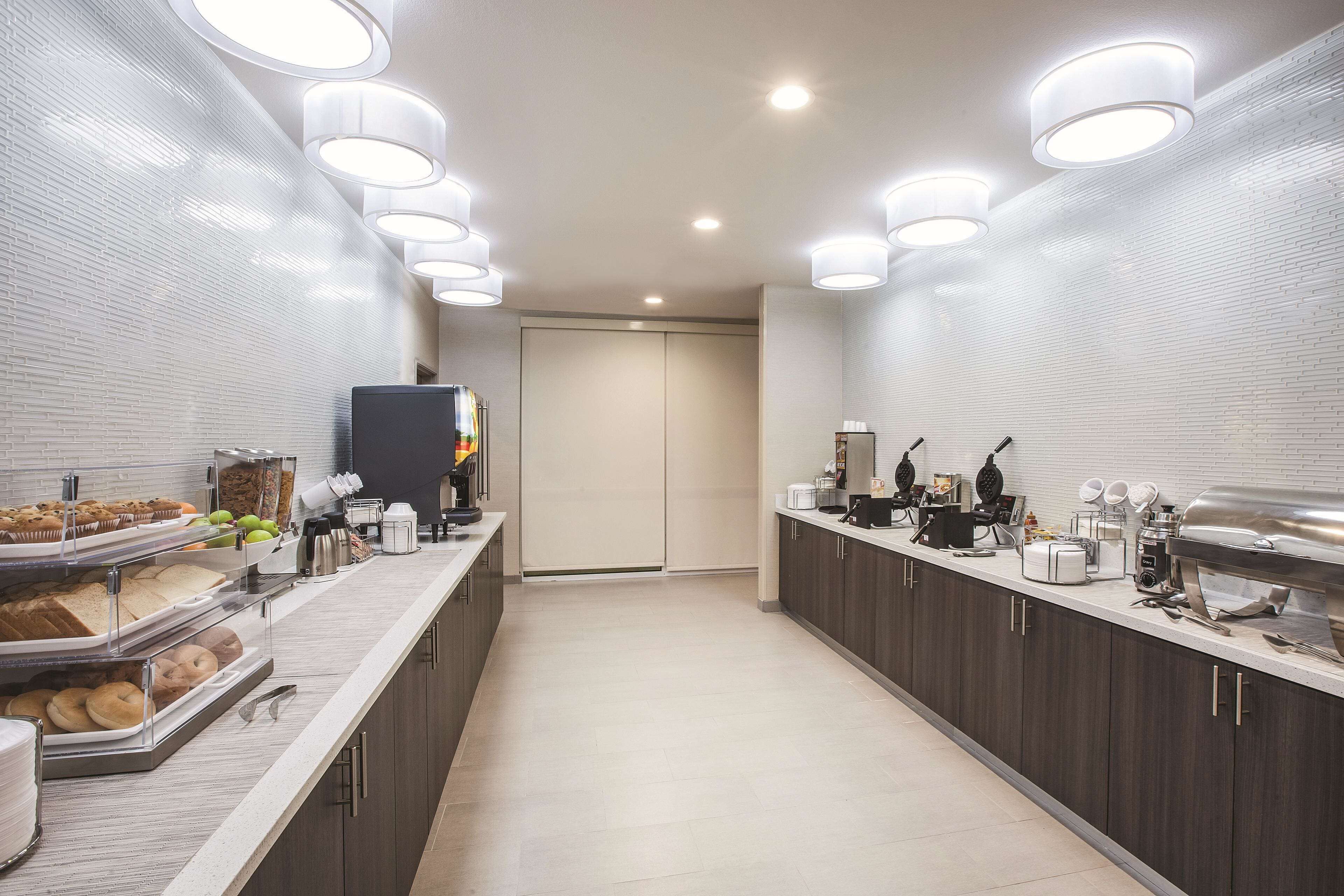 free daily english breakfast