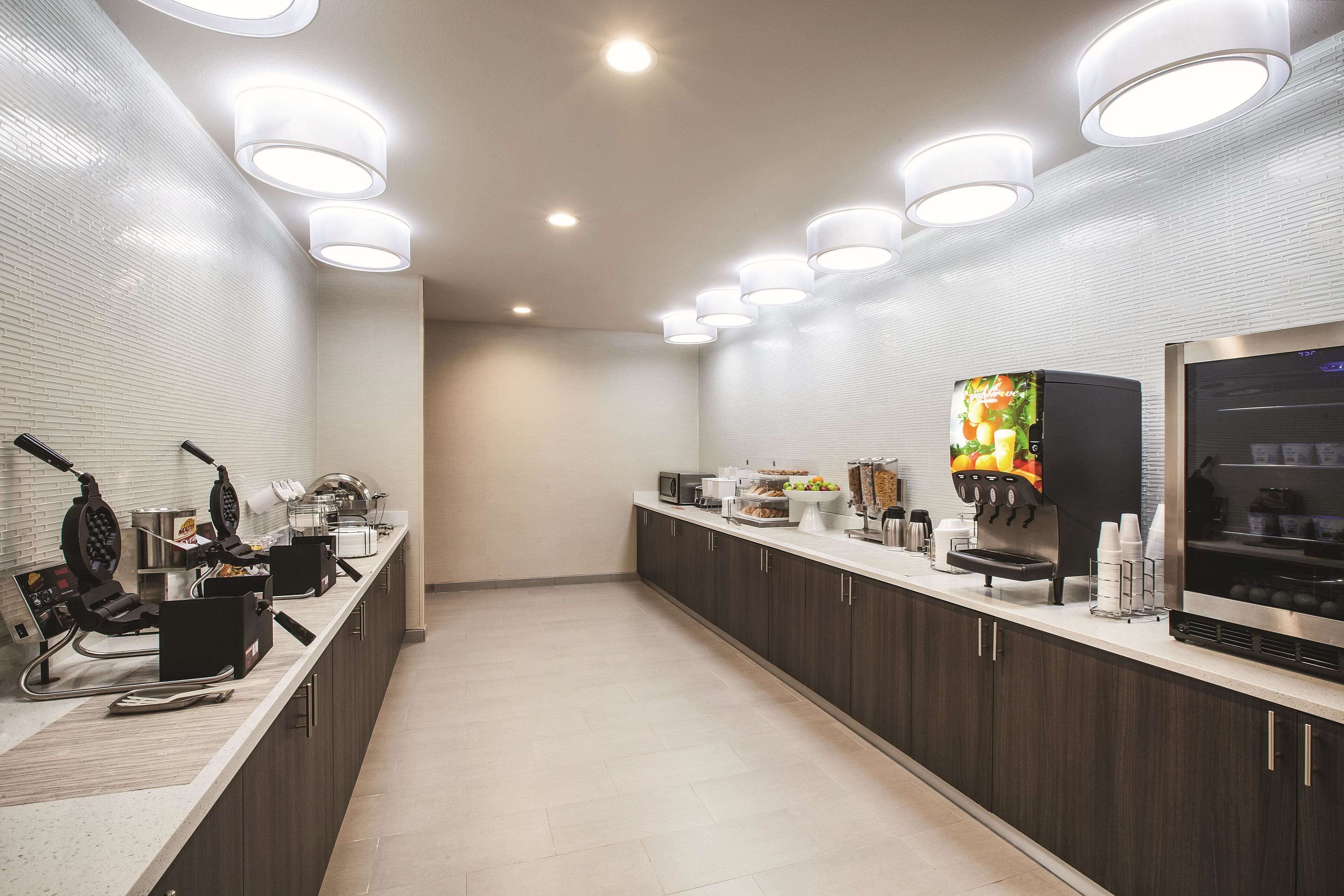 free daily english breakfast