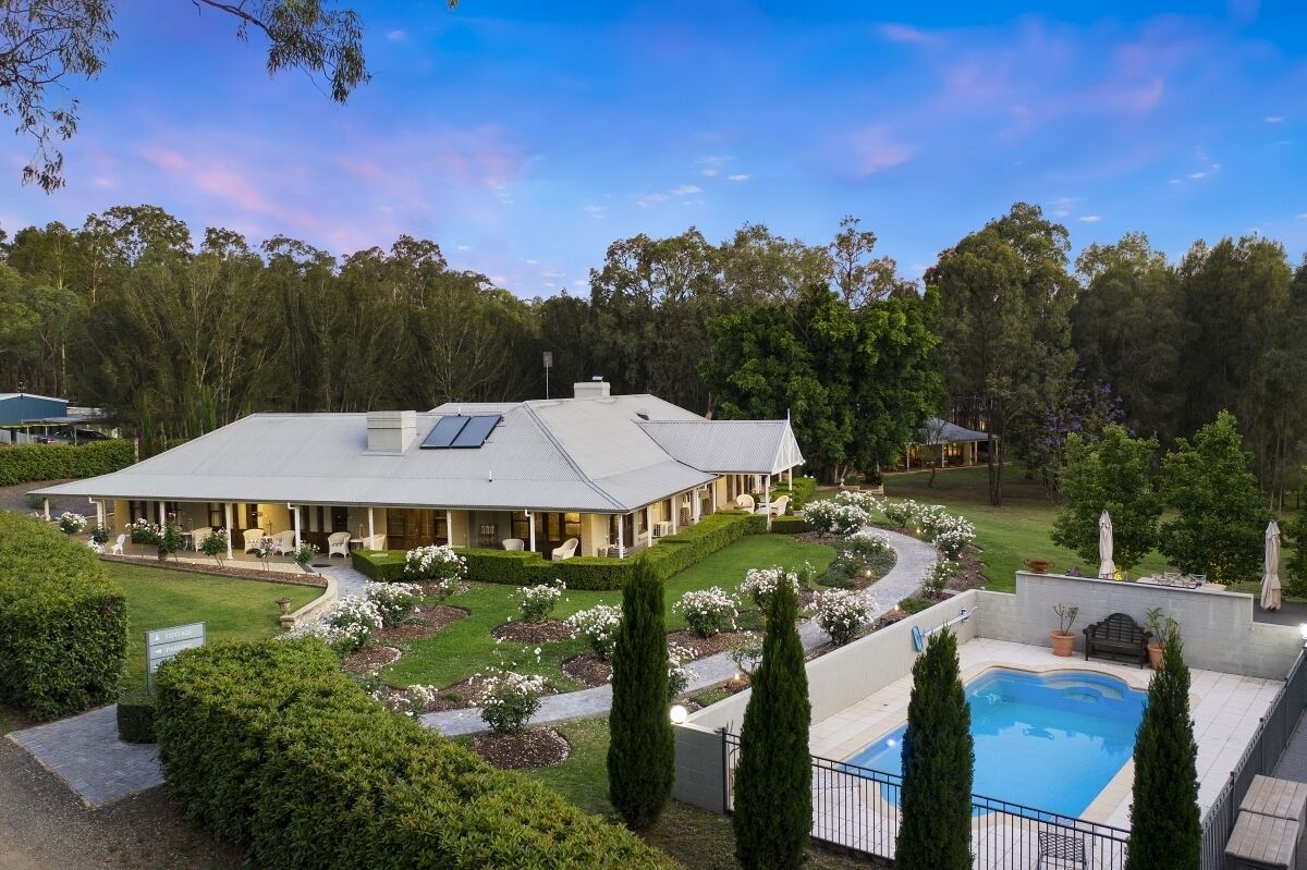 Kaffetrakter/tekoker, vannkoker, høy barnestol og ismaskin