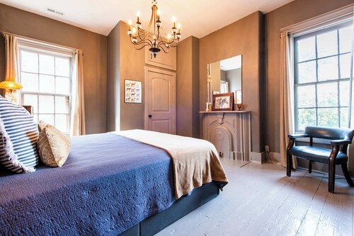 Best Location!!! - Huge Historic Charm - 3BR-3BTH