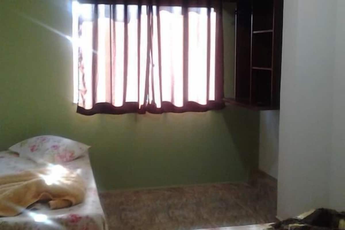 Double Room | Minibar, blackout drapes, WiFi (free)