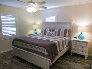 2 bedrooms, desk, iron/ironing board, WiFi