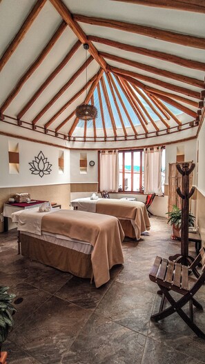 Sauna, bain à remous, massages aux pierres chaudes, massages