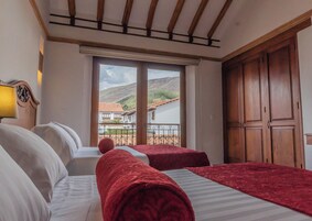 Caja de seguridad en la habitación y escritorio 