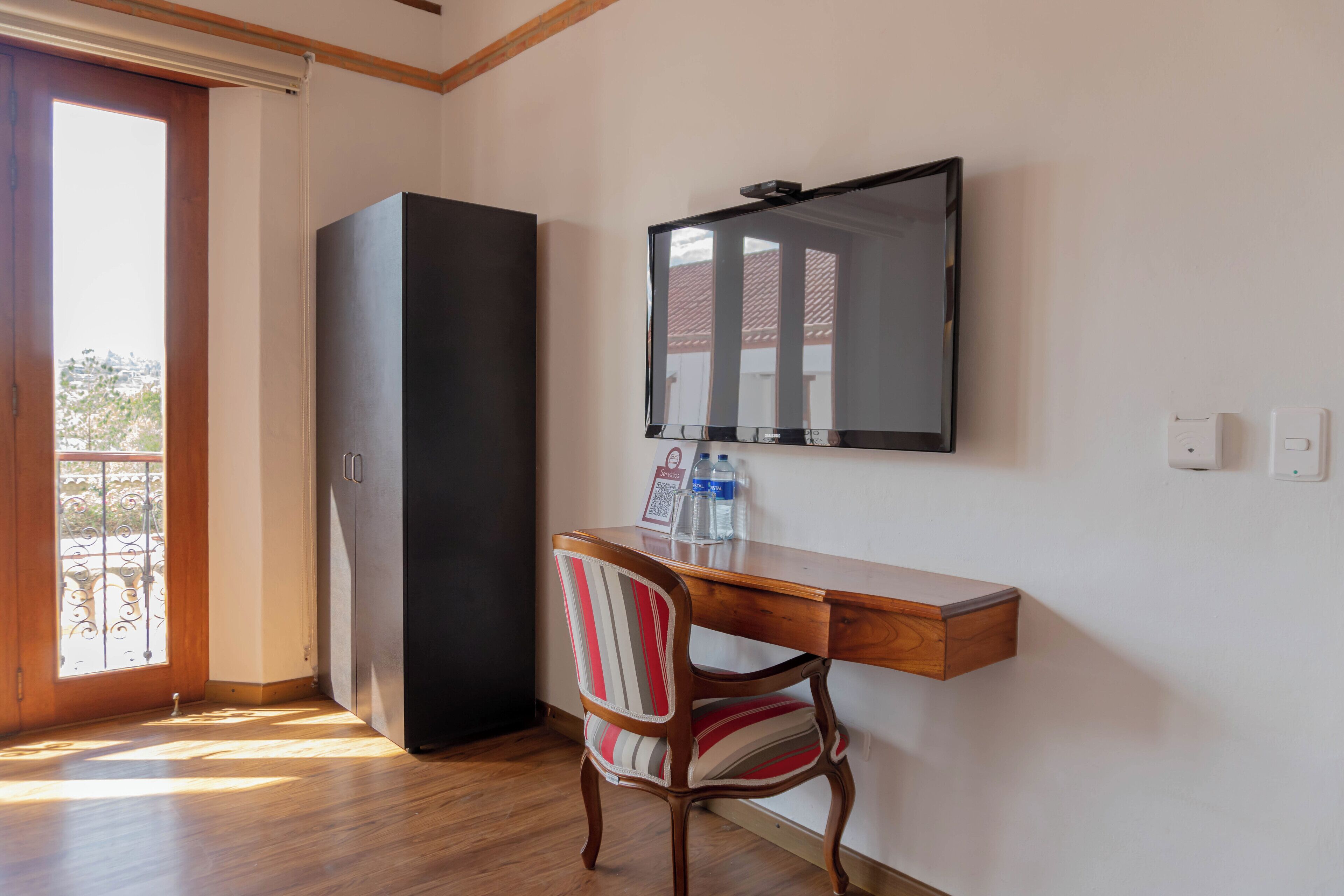 classic double room, 1 queen bed | 1 bedroom, in-room safe, desk, soundproofing