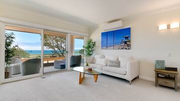 TV, fireplace, Netflix, foosball