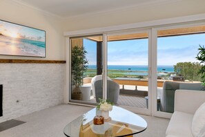 TV, fireplace, Netflix, foosball - Del Mar Oceanview Executive Retreat | Luxury Residence (Del Mar)