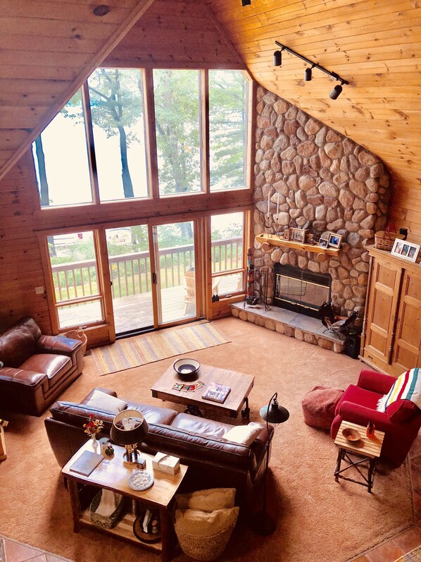 Smart TV, fireplace, DVD player, books