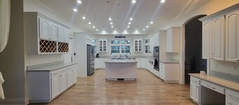 Grand Chateau on 34 acre Vineyard minutes from Portland Oregon