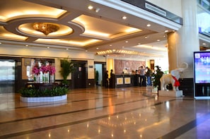 Lobby - Excemon Xinjiang Yilite Hotel (Urumqi)