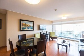 Dining - OCEAN VIEW SPECTACULAR & ROMANTIC WALK IN FRONT LARCOMAR/QUEBRADA DE ARMENDARIZ  (Miraflores)
