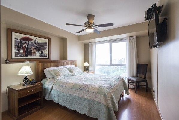 3 bedrooms, in-room safe, iron/ironing board, free WiFi