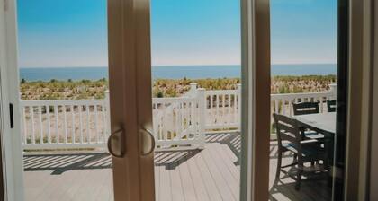 Oasis en la arena con magníficas vistas del agua