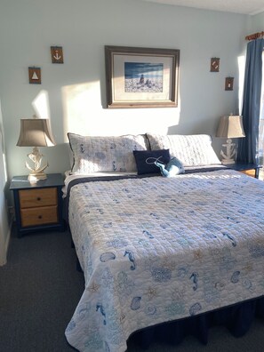 3 bedrooms, free WiFi, bed sheets - Beachfront Gulfside Townhome, near the Hangout, Grass Courtyard, Large pool (Gulf Shores)