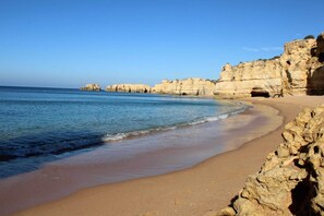 Vlak bij het strand