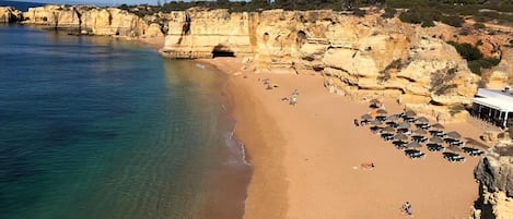 Platja a a prop