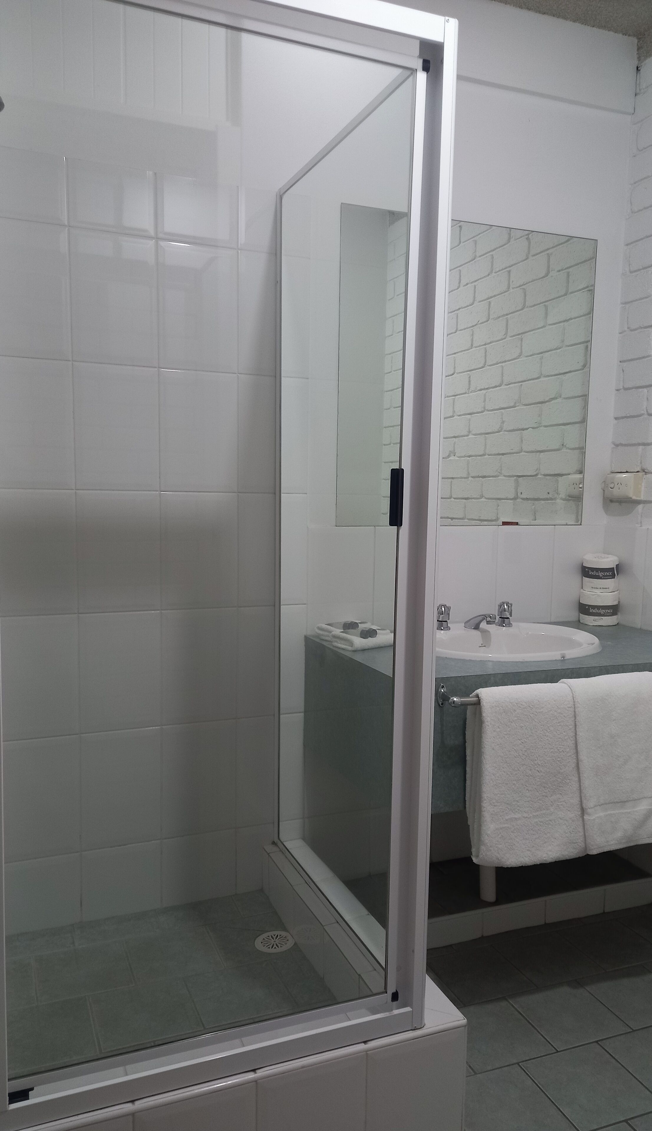 Shower, free toiletries, towels