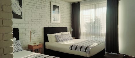 經典雙床房 | 書桌