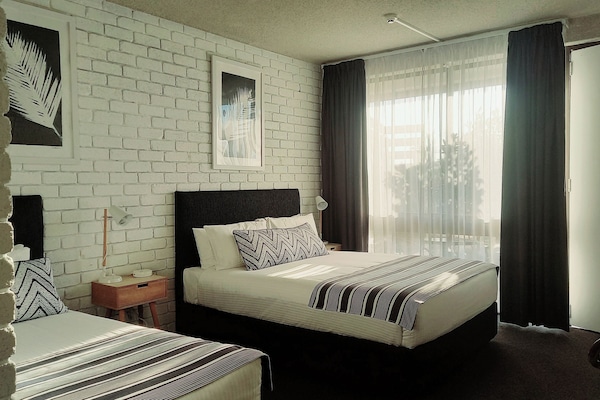 Habitación clásica con 2 camas individuales | Escritorio