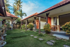 Garden - Semaya One Beach Guesthouse (Penida Island)