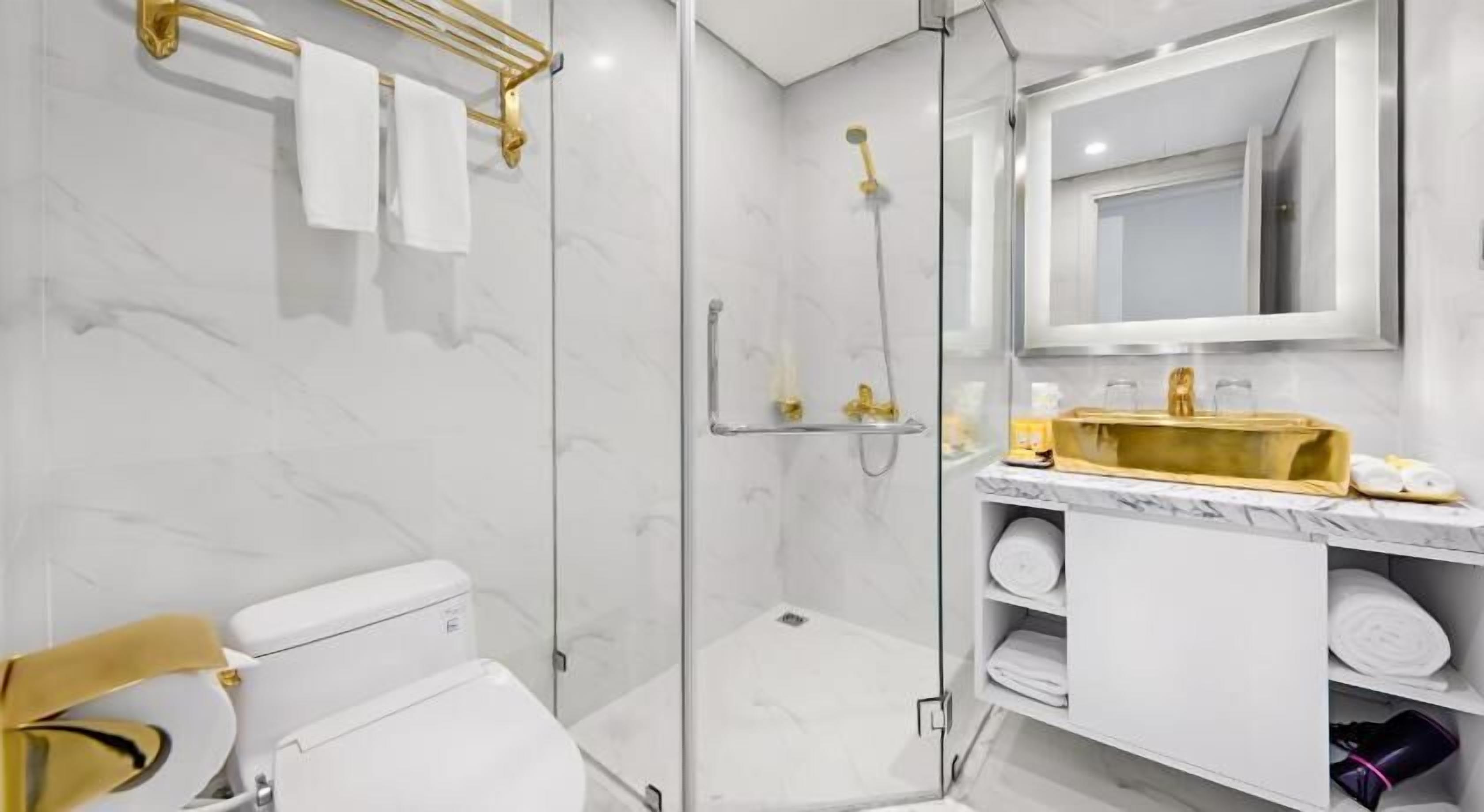 Baño | Artículos de higiene personal de diseño, secador de pelo y albornoces