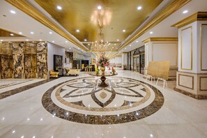 Lobby - Wyndham Danang Golden Bay (Da Nang)