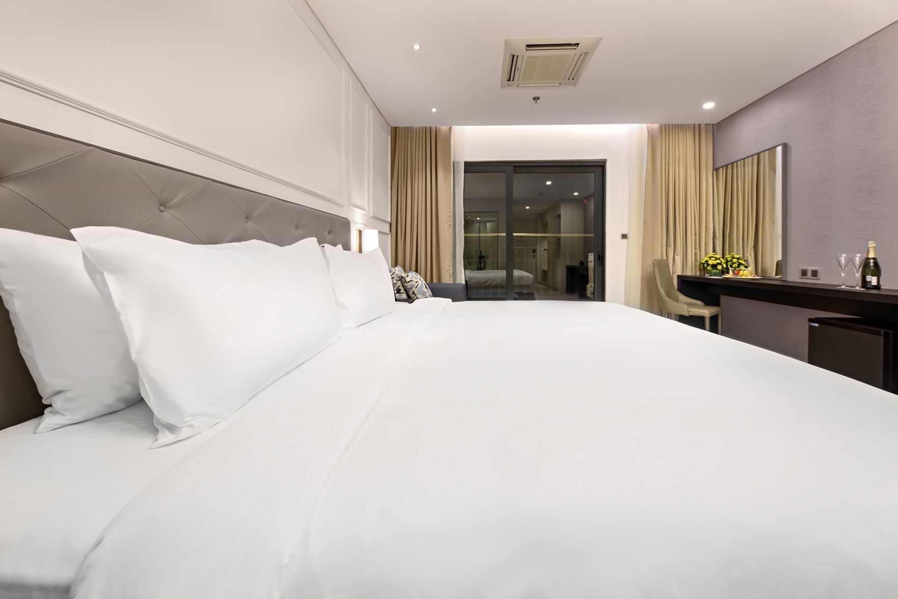 Minibar, in-room safe, desk, blackout drapes