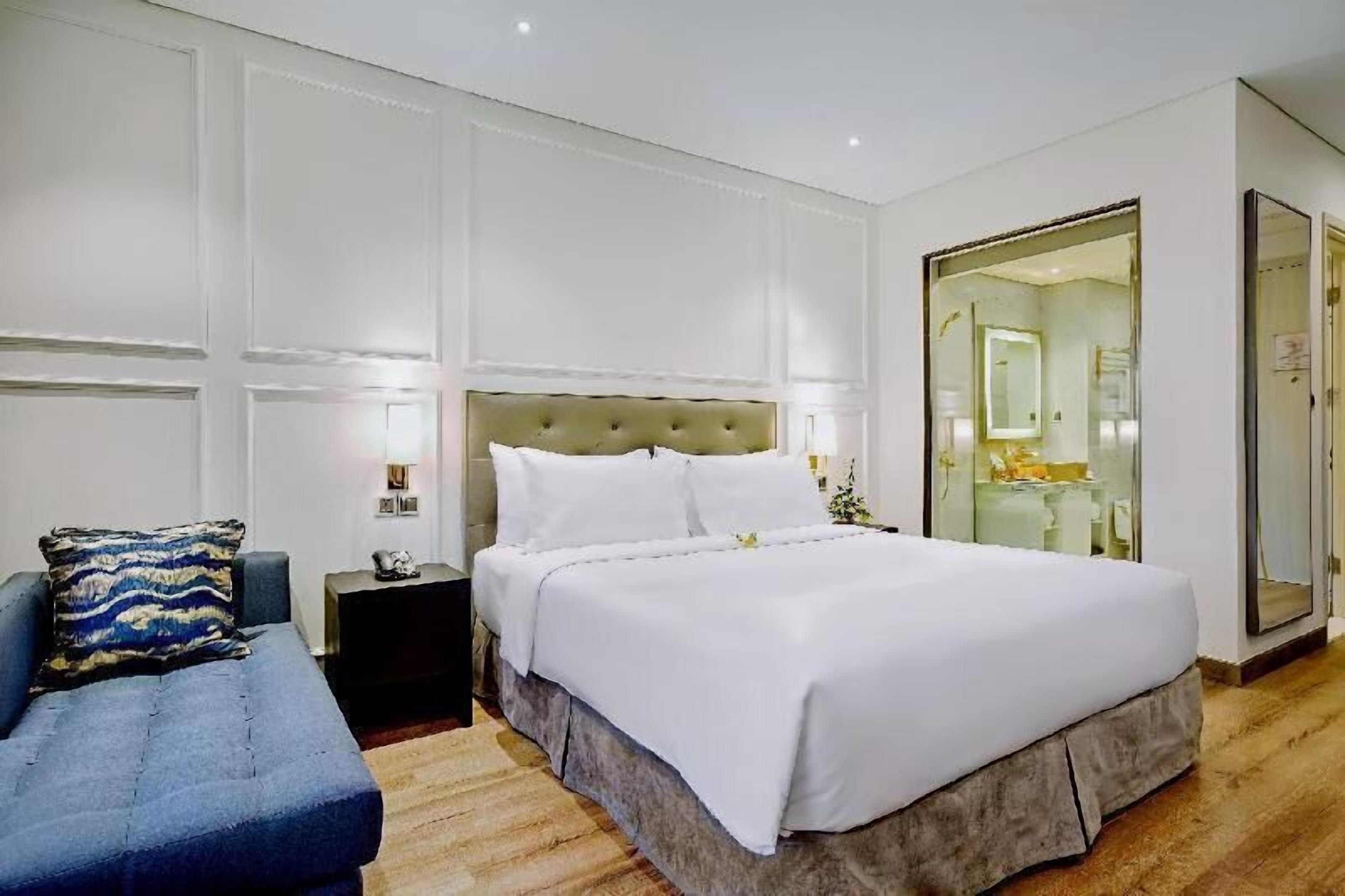 Minibar, in-room safe, desk, blackout drapes