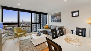 Unclassified image, 2 of 11, button - Habitat Complex (Southbank)