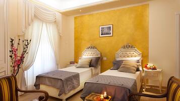 2 Schlafzimmer, Zimmersafe, Schreibtisch, BĂŒgeleisen/BĂŒgelbrett