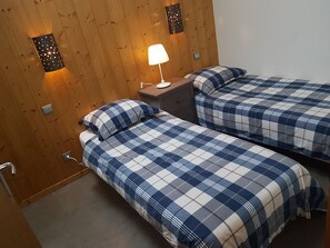 3 bedrooms, iron/ironing board, WiFi