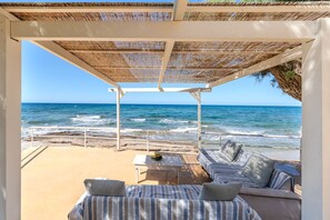 Terrace/patio - Almirikia Waterfront Villa, Near Amenities, Pool (Sfakaki)