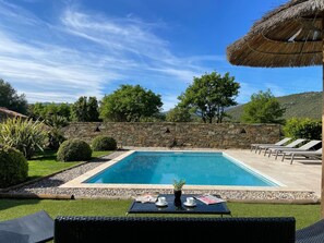 Outdoor pool - Contemporary villa with swimming pool and private garden (Oletta)