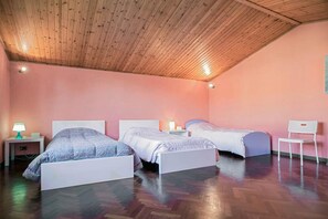 5 camere, ferro/asse da stiro, Wi-Fi gratuito, lenzuola