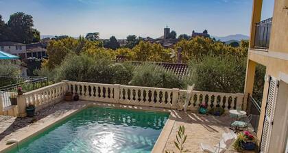 Apartment with Heated Pool, perfect for families