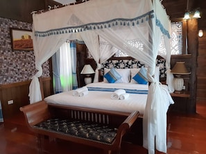 Superior King Bed | Room amenity