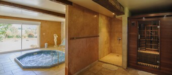 Farmhouse for 15 people, swimming pool, SPA, billiards, air conditioning