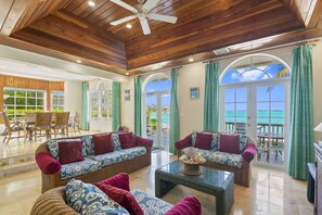 تلفزيون ذكي، مشغل دي في دي، كُتُب