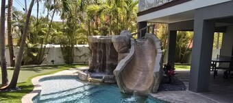 Ultimate Beach Retreat! Pool & Rooftop!