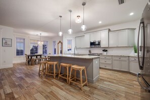 Fridge, microwave, oven, stovetop - Ultimate Beach Retreat! Pool & Rooftop! (Bradenton Beach)