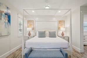 3 bedrooms, iron/ironing board, free WiFi, bed sheets - Experience Island Life! Great private Pool and Spa (Holmes Beach)