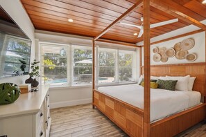 3 bedrooms, iron/ironing board, free WiFi, bed sheets - Experience Island Life! Great private Pool and Spa (Holmes Beach)