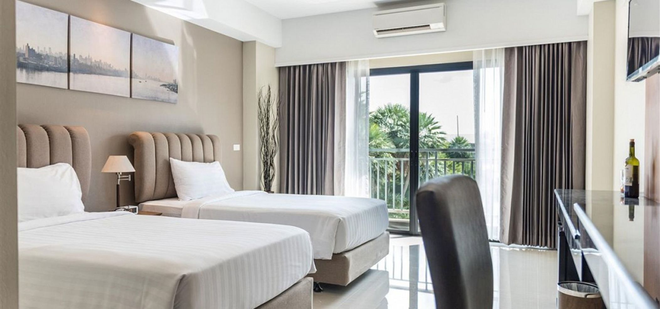 Egyptian cotton sheets, premium bedding, minibar, in-room safe