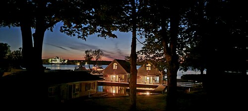 The Ledges Resort and Marina, Shipwatch