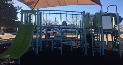 50% to Book the Retreat Home- Clean 3BR - Sleeps 6- By TNT