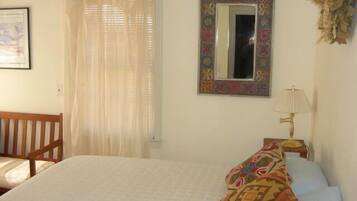 3 bedrooms, in-room safe, iron/ironing board, free WiFi