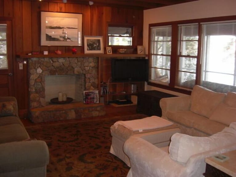 Aubreys Lakewood Cabin -Free Day W Qualified Booking- Fishing, Football Friendly - Lake Martin, AL