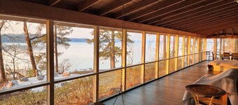 Aubreys Lakewood Cabin -FREE DAY w Qualified Booking- Fishing, Football Friendly