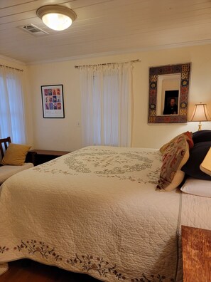 3 bedrooms, in-room safe, iron/ironing board, free WiFi